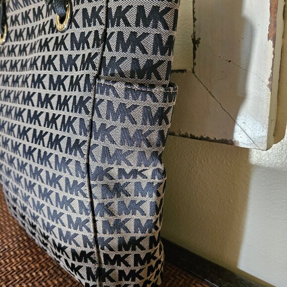 Michael Kors Jet Set Tan and Black Monogram Tote Shoulder Bag - Picture 3 of 12